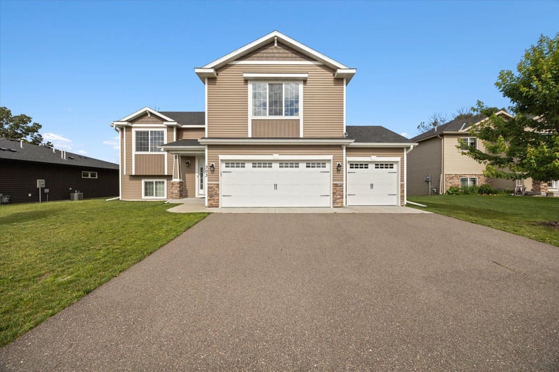 303 29th Ave SE, Saint Cloud, MN 56304
