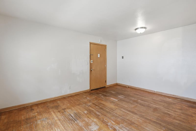 826 5th St E, Saint Paul, MN 55106