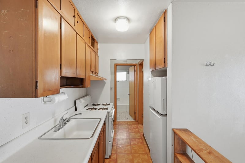 826 5th St E, Saint Paul, MN 55106