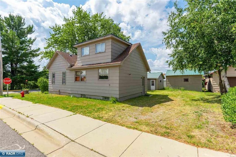49 Gordon St, Soudan, MN 55782