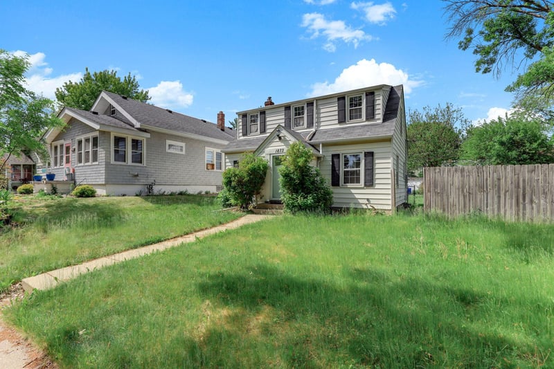 1873 Hawthorne Ave E, Saint Paul, MN 55119