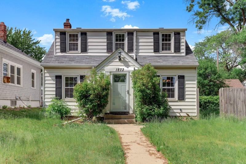 1873 Hawthorne Ave E, Saint Paul, MN 55119