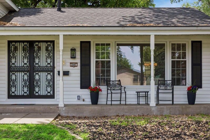 2095 Kelly Dr, Golden Valley, MN 55427