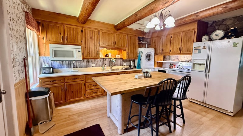 306 E River Dr, Park Rapids, MN 56470