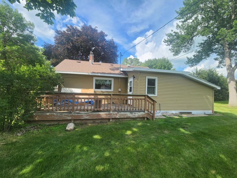822 2nd St NW, Pipestone, MN 56164