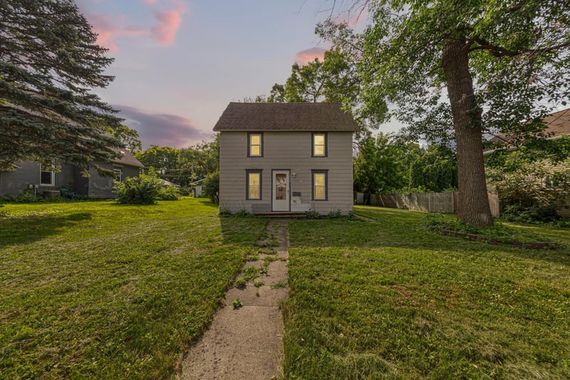 1519 N 4th St, Mankato, MN 56001