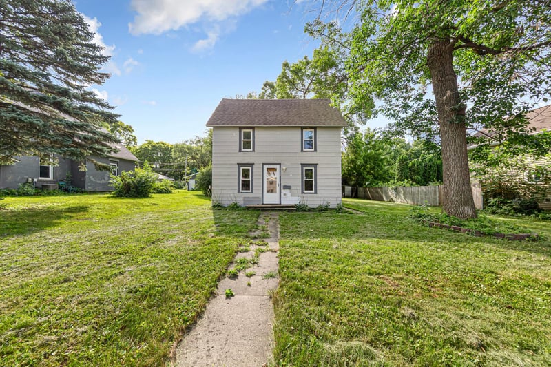 1519 N 4th St, Mankato, MN 56001
