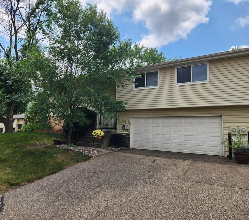 4444 Woodgate Ct, Eagan, MN 55122