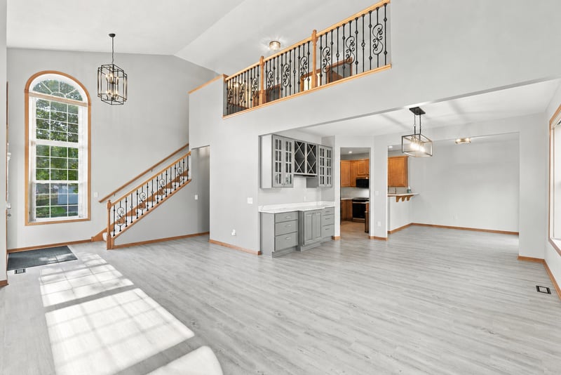 7143 Arthur Dr, Woodbury, MN 55125