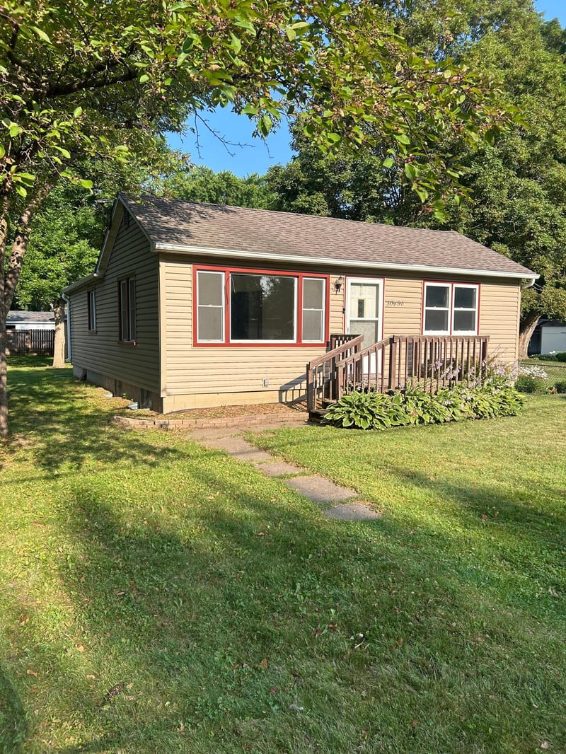 30650 N Lakes Trl, Lindstrom, MN 55045