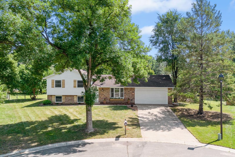 7541 Immanuel Avenue Ct S, Cottage Grove, MN 55016