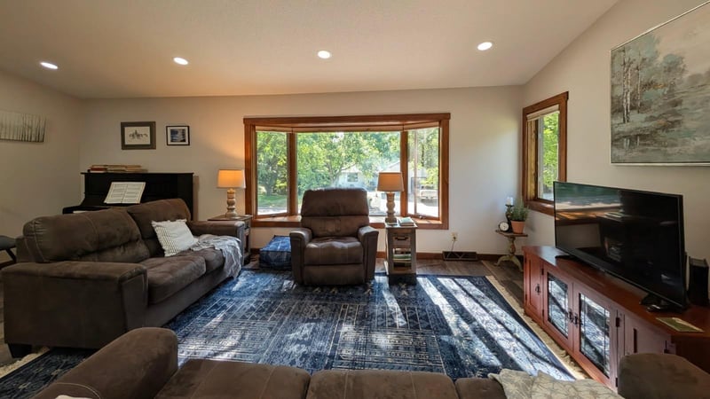 1216 Oak Dr, Montevideo, MN 56265