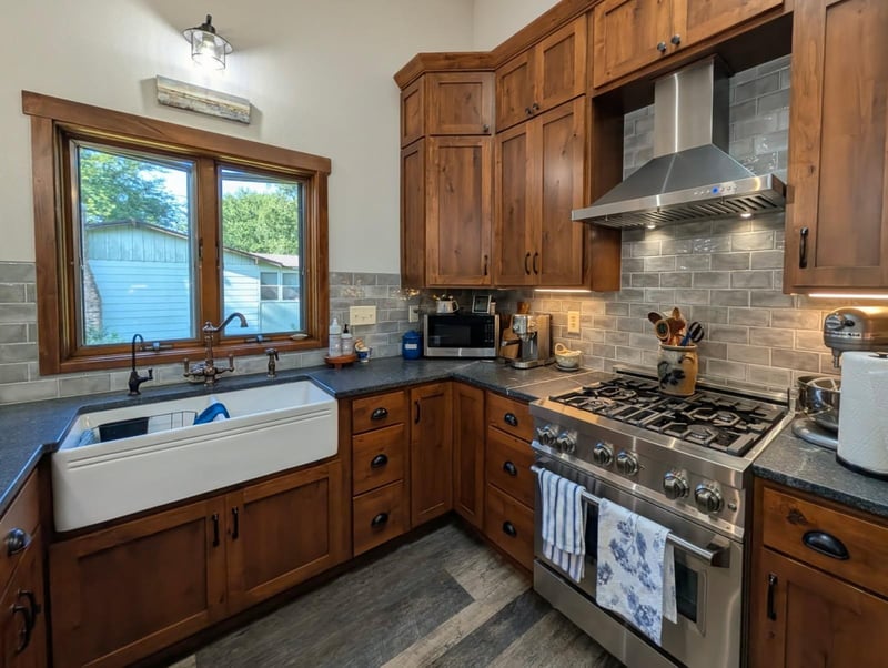1216 Oak Dr, Montevideo, MN 56265