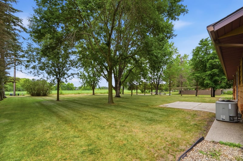 1333 Cypress Rd, Saint Cloud, MN 56303