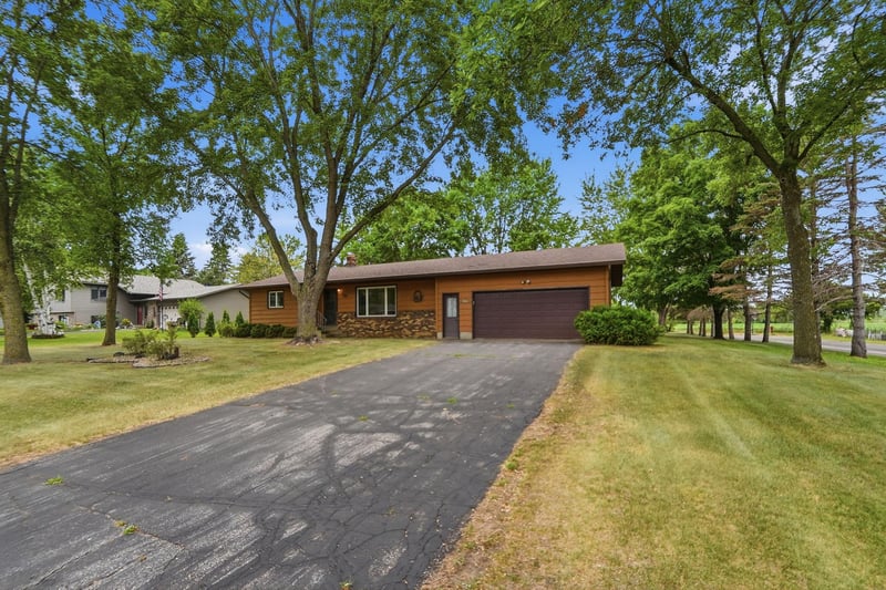 1333 Cypress Rd, Saint Cloud, MN 56303