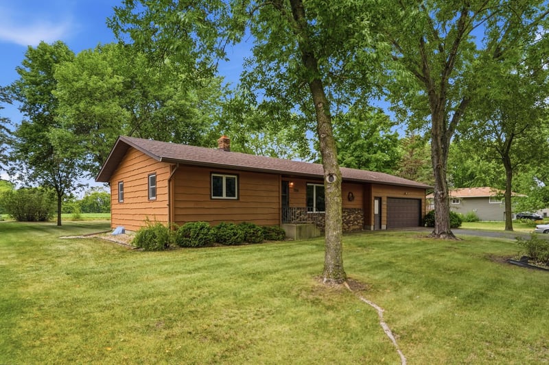 1333 Cypress Rd, Saint Cloud, MN 56303
