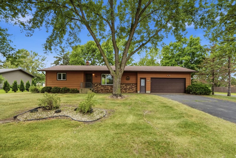 1333 Cypress Rd, Saint Cloud, MN 56303