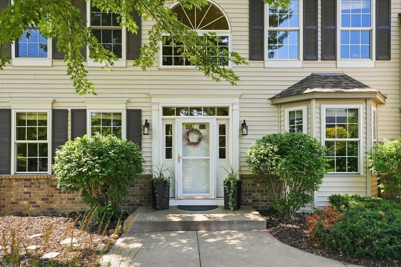 3578 Commonwealth Rd, Woodbury, MN 55125