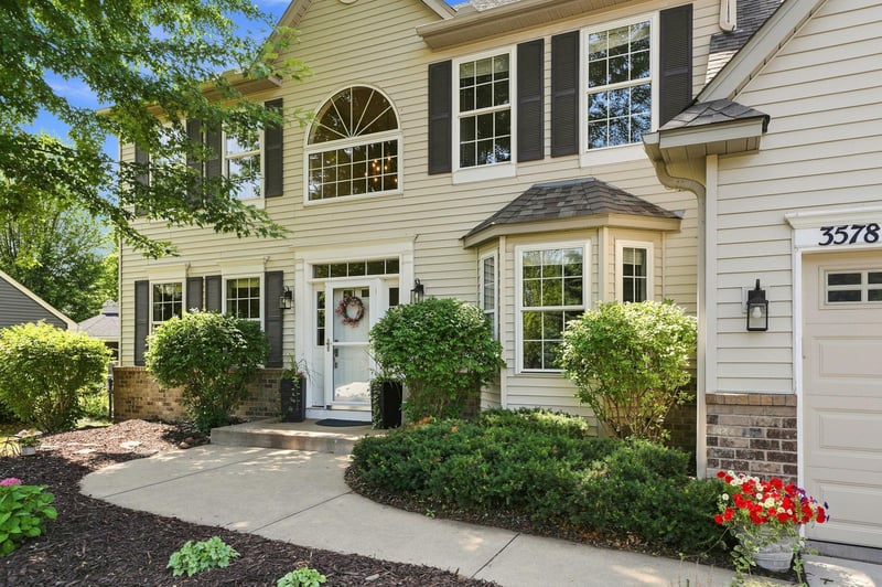 3578 Commonwealth Rd, Woodbury, MN 55125