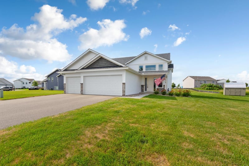 1220 Ivy Way, Faribault, MN 55021