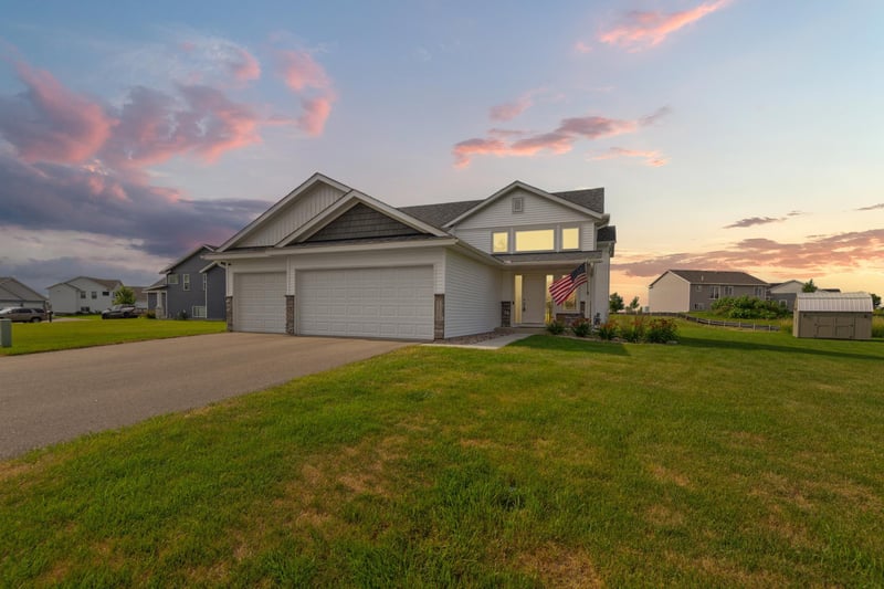 1220 Ivy Way, Faribault, MN 55021
