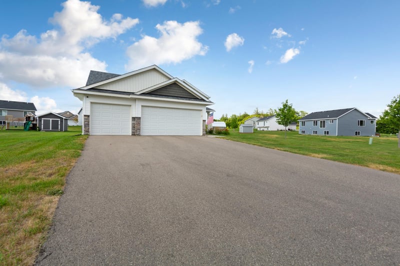 1220 Ivy Way, Faribault, MN 55021