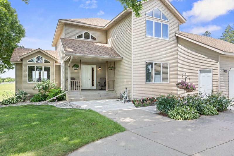 1450 Jefferson St SE, Hutchinson, MN 55350
