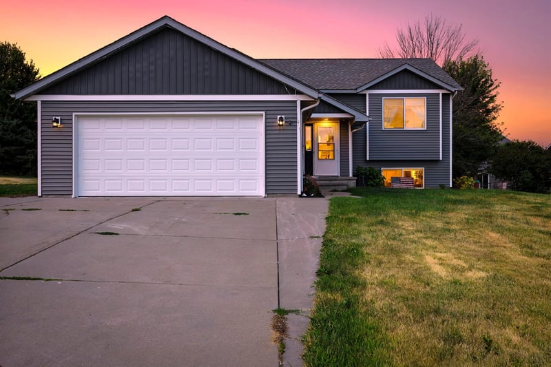 407 N 9th St, Goodhue, MN 55027