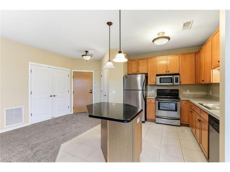 1070 Grandview Ct NE #411, Columbia Heights, MN 55421