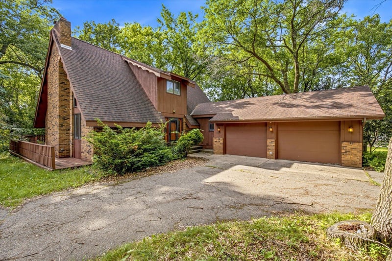 1817 Oregon Trl, Saint Cloud, MN 56301