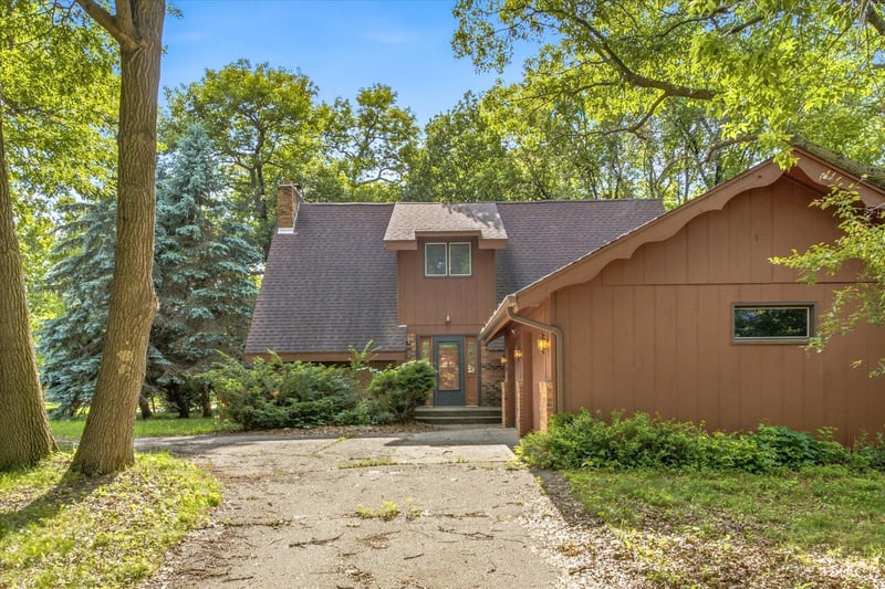 1817 Oregon Trl, Saint Cloud, MN 56301
