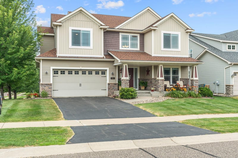 950 Drew Dr, Woodbury, MN 55129