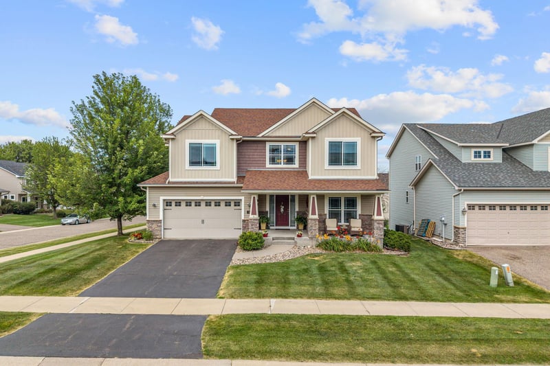 950 Drew Dr, Woodbury, MN 55129