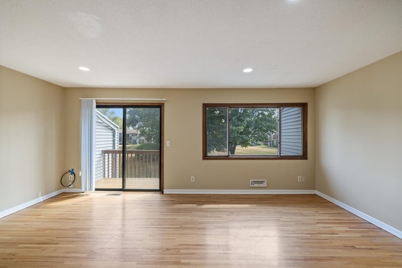 8855 Ironwood Ave S, Cottage Grove, MN 55016