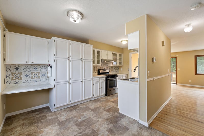 8855 Ironwood Ave S, Cottage Grove, MN 55016