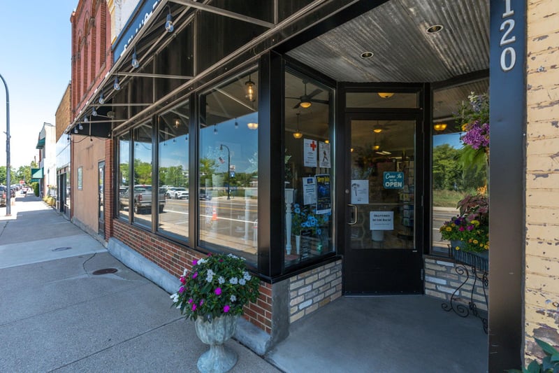 120 River St N, Delano, MN 55328