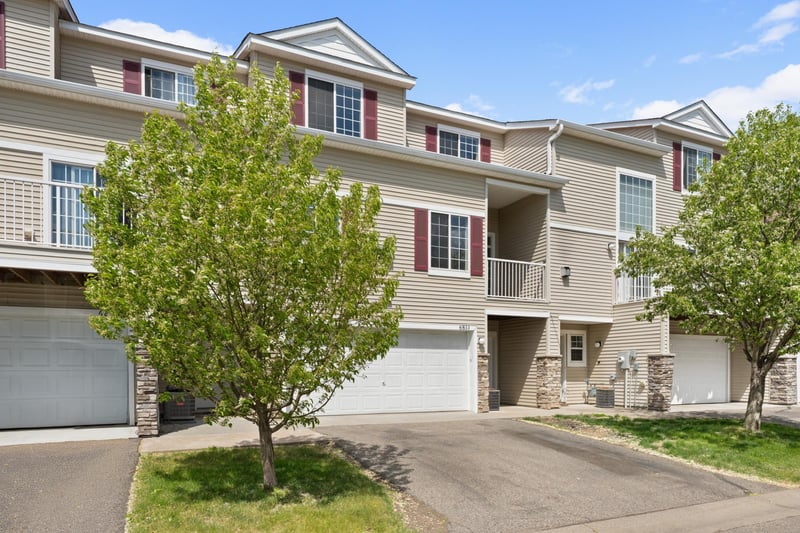 6833 Pine Crest Trl S, Cottage Grove, MN 55016