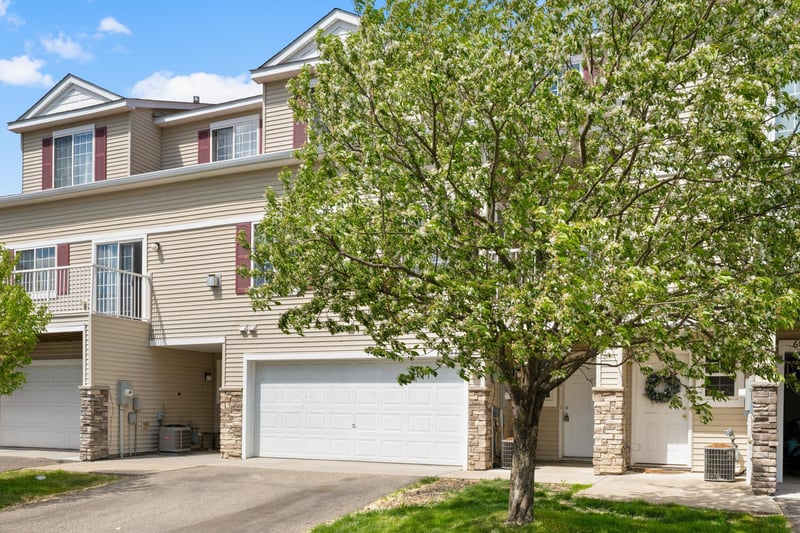 6833 Pine Crest Trl S, Cottage Grove, MN 55016