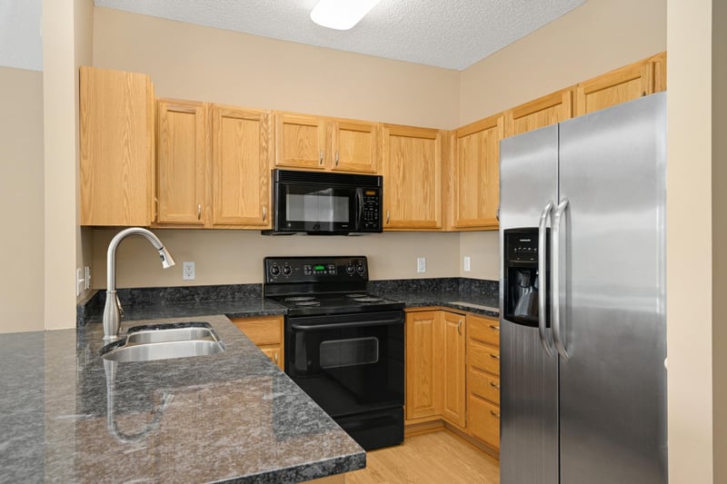 6833 Pine Crest Trl S, Cottage Grove, MN 55016
