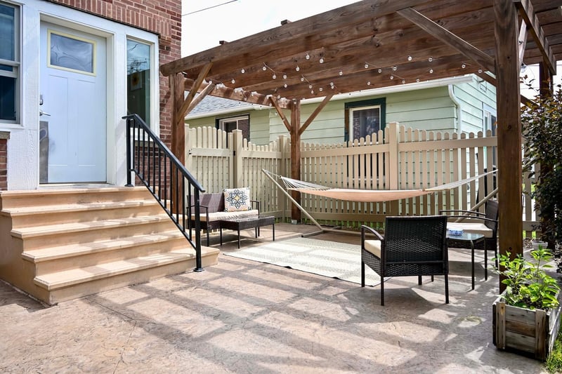 551 E 5th St, Winona, MN 55987