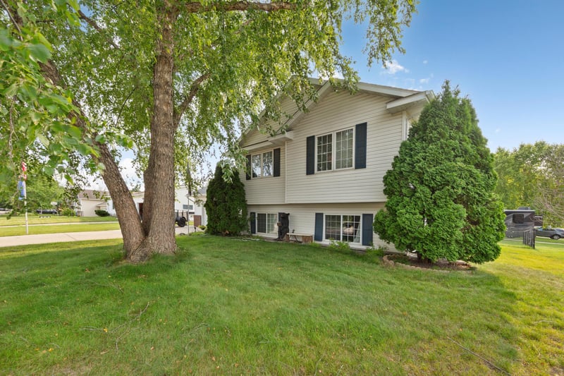 630 Morning Dr, Owatonna, MN 55060
