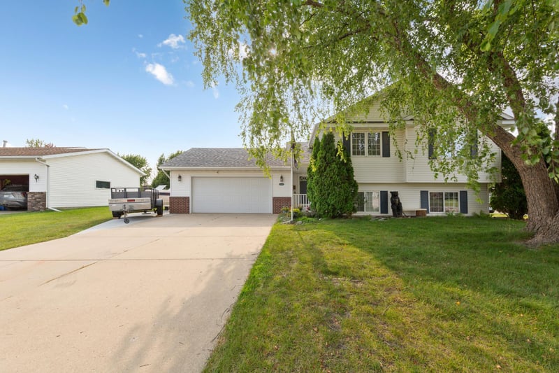 630 Morning Dr, Owatonna, MN 55060