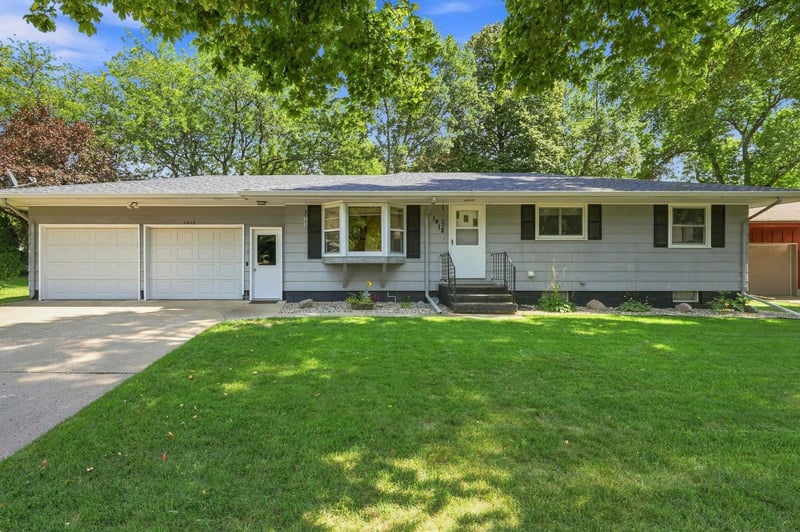 1412 Elm Ave N, Glencoe, MN 55336