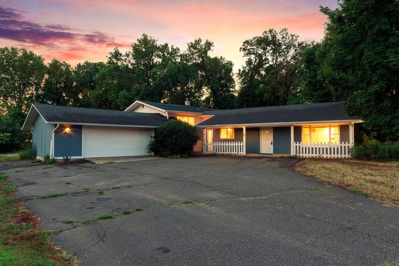 436 9th St S, Waite Park, MN 56387
