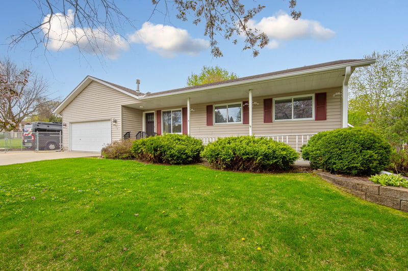410 Littleford Ln, Faribault, MN 55021