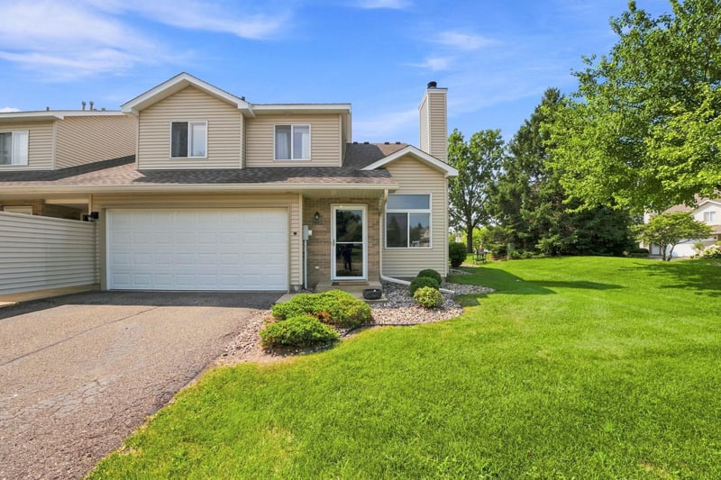 7857 Hemingway Ave S, Cottage Grove, MN 55016