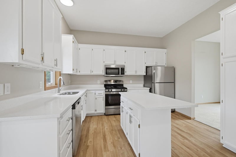 3304 W Park Dr, Burnsville, MN 55306