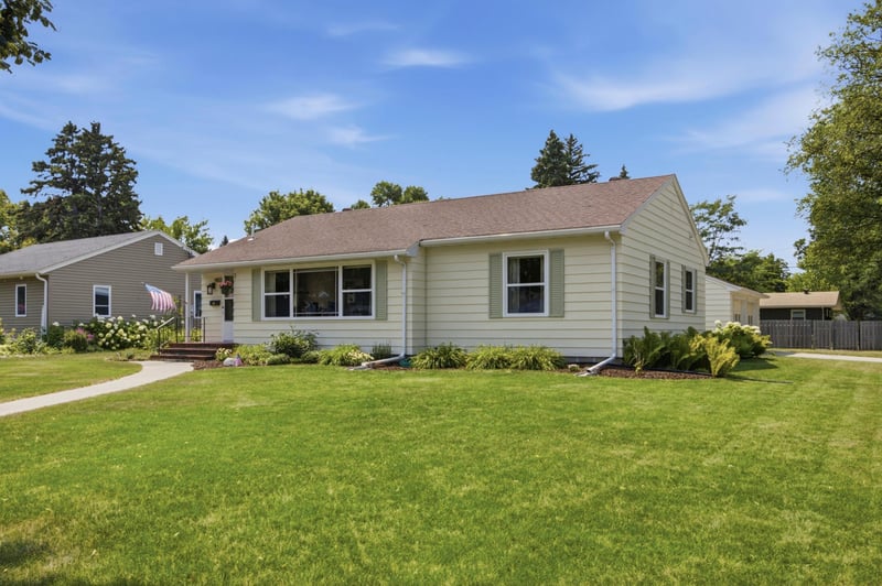 1403 3rd St S, Moorhead, MN 56560