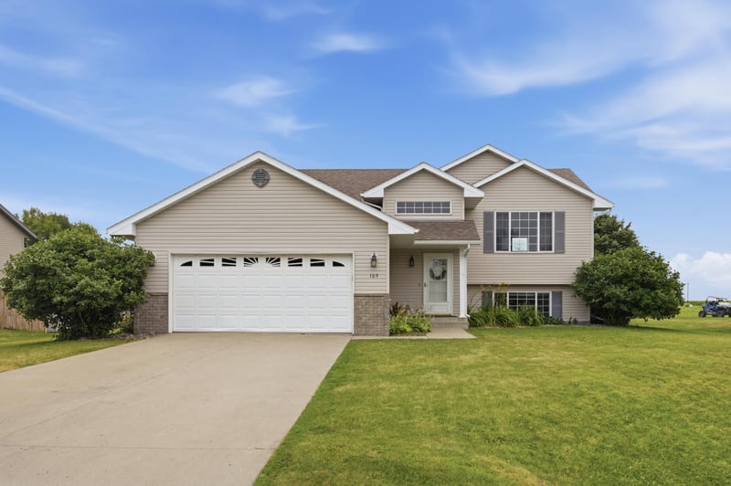 109 14th St SW, Glyndon, MN 56547