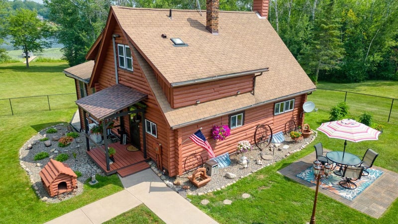 16250 Maple Knoll Dr, Pengilly, MN 55775